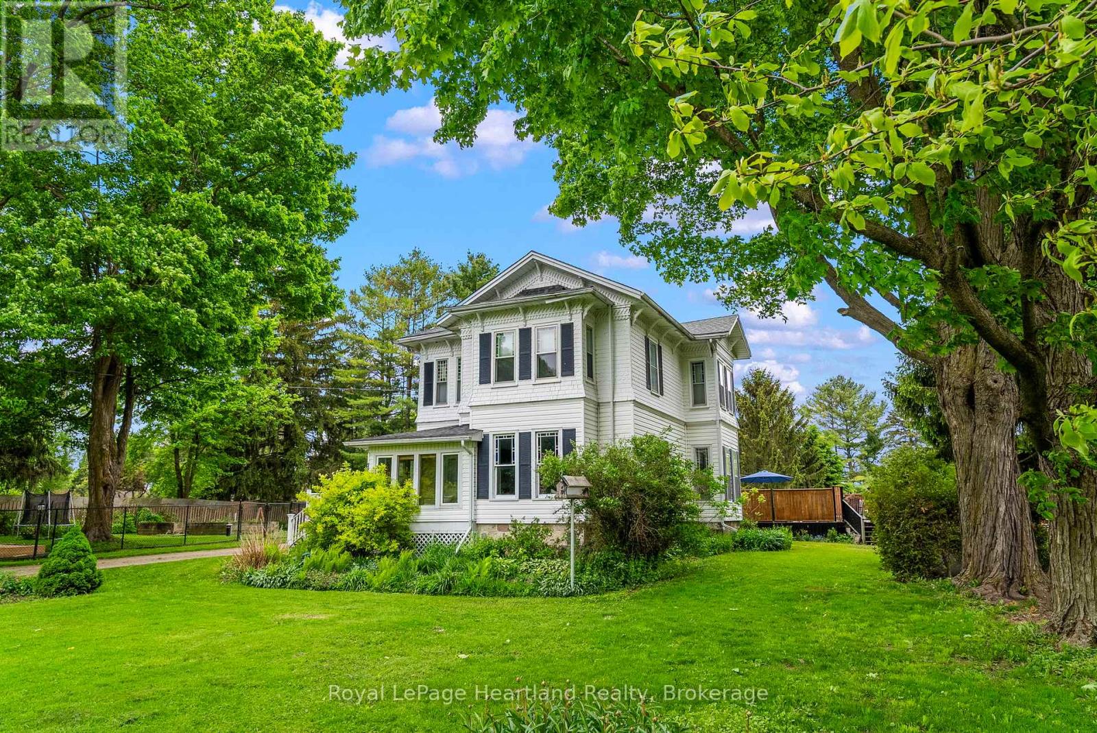 1047 Gibson St, Howick, ON N0G 2X0