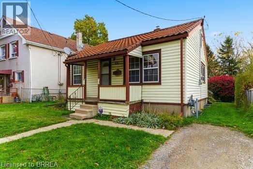 55 Drummond St, Brantford, ON N3S 5Z3