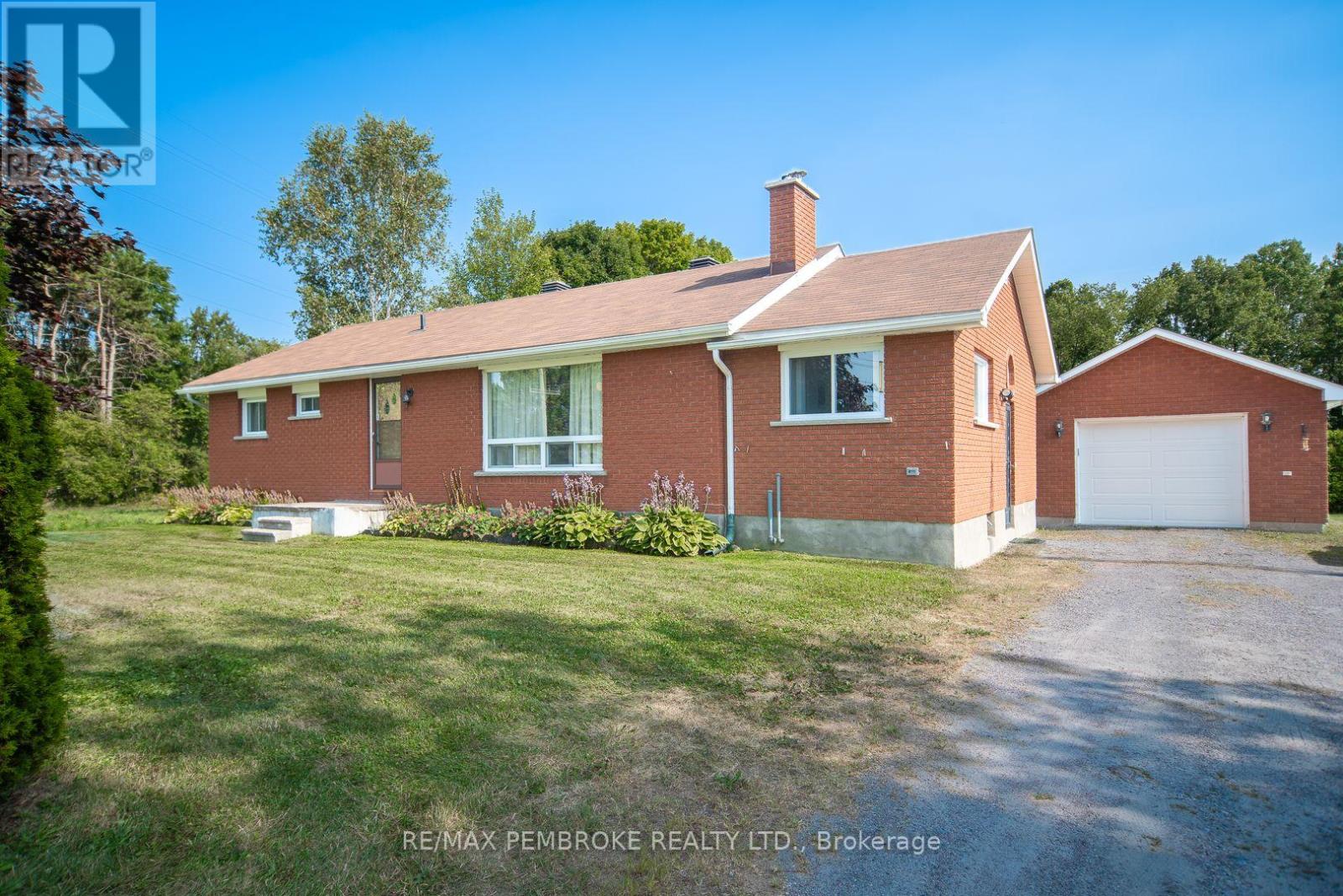 187 Sandy Beach Rd, Laurentian Valley, ON K8A 6W8