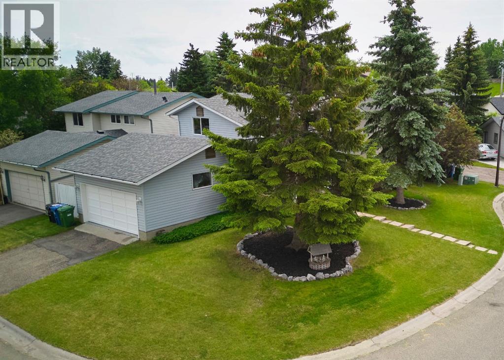 539 Ranchview Pl NW, Calgary, AB T3G 1B4