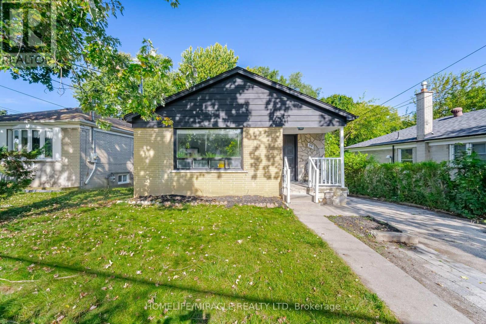 98 Nelson St, Toronto, ON M1J 2V5