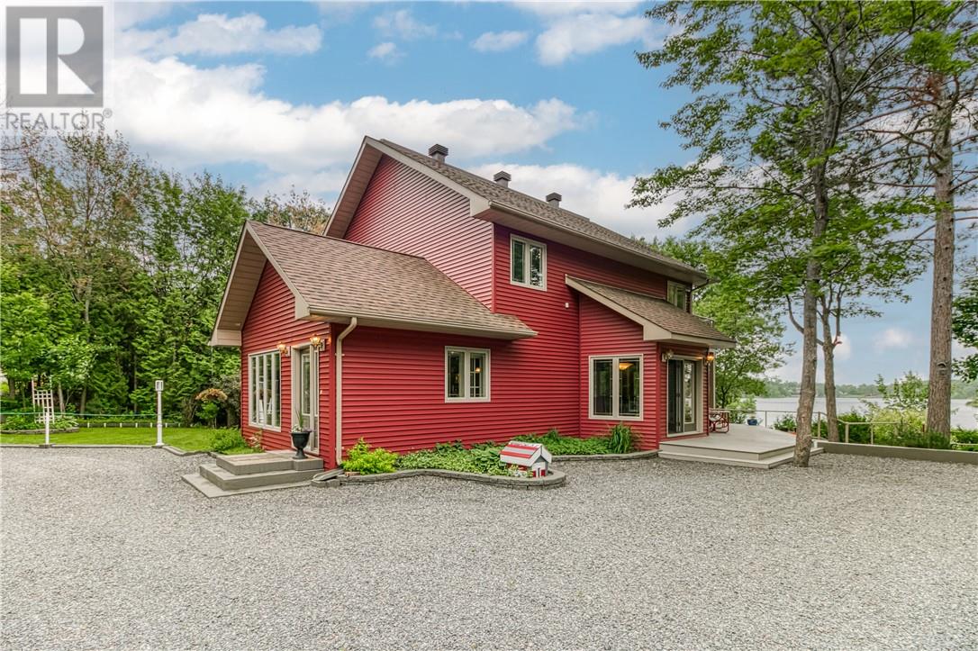 389 Frenchman Lake Rd S, Hanmer, ON P3P 1R3