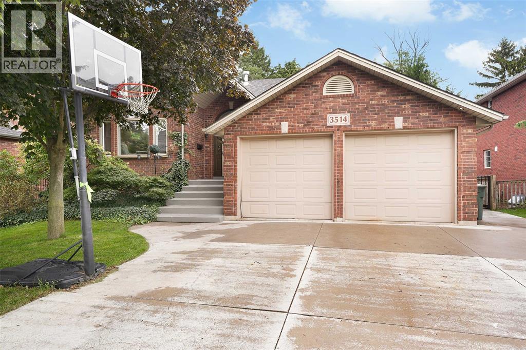 3514 Bruce Ave, Windsor, ON N9E 4R9