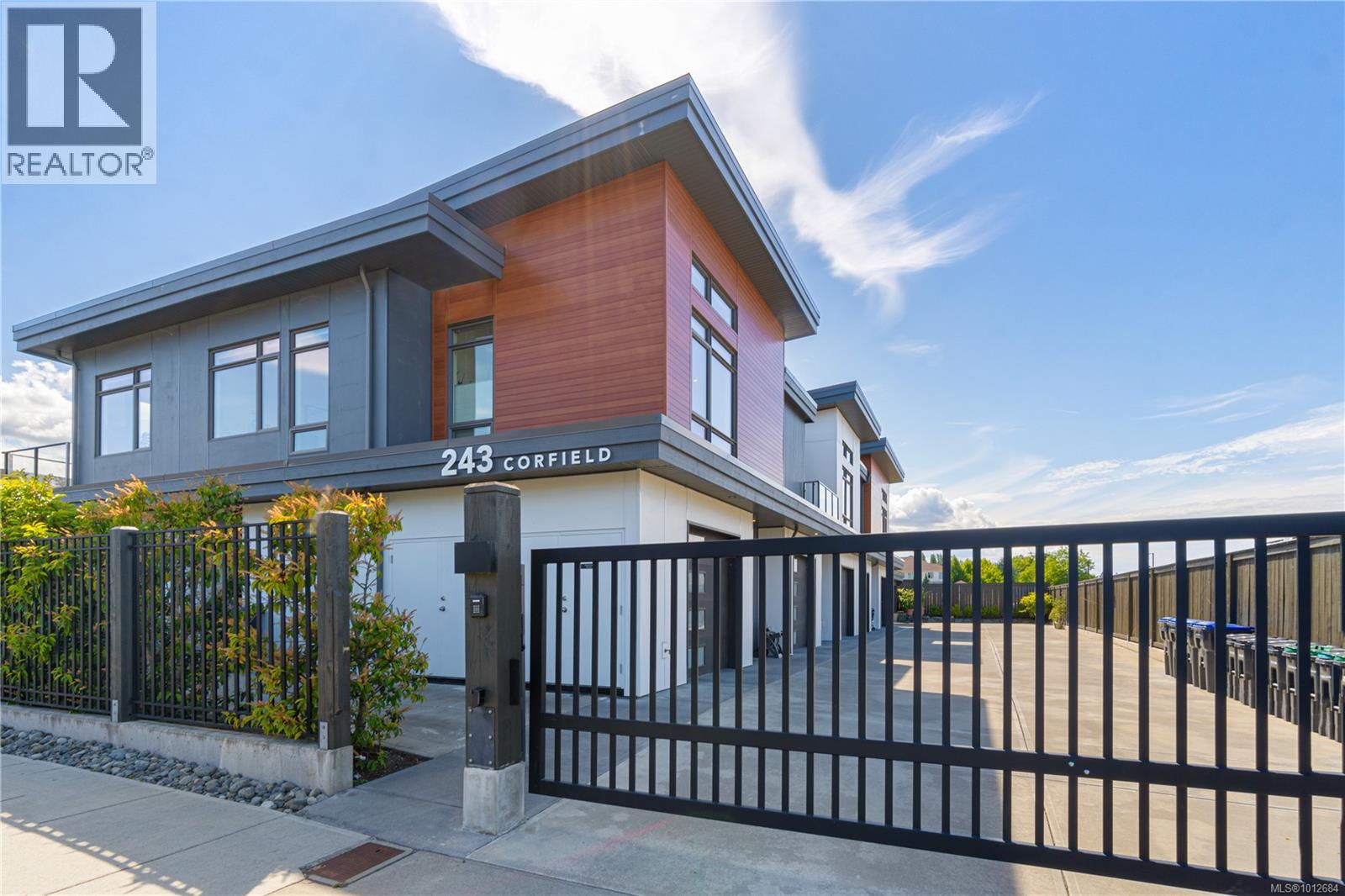 243 Corfield St S Unit 5 St, Parksville, BC V9P 1M3