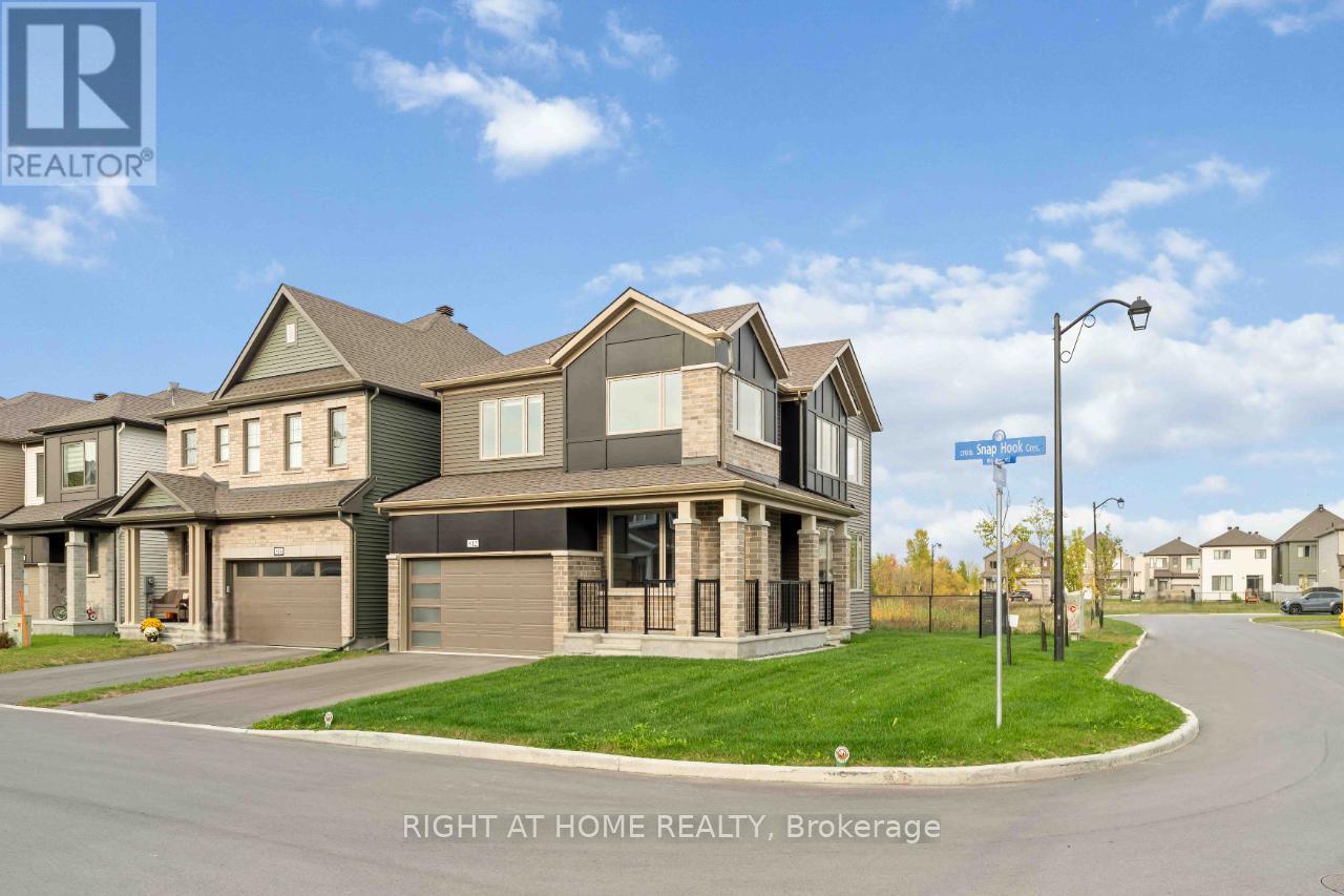 812 Croissant Snap Hook Cres, Ottawa, ON K2J 6H1