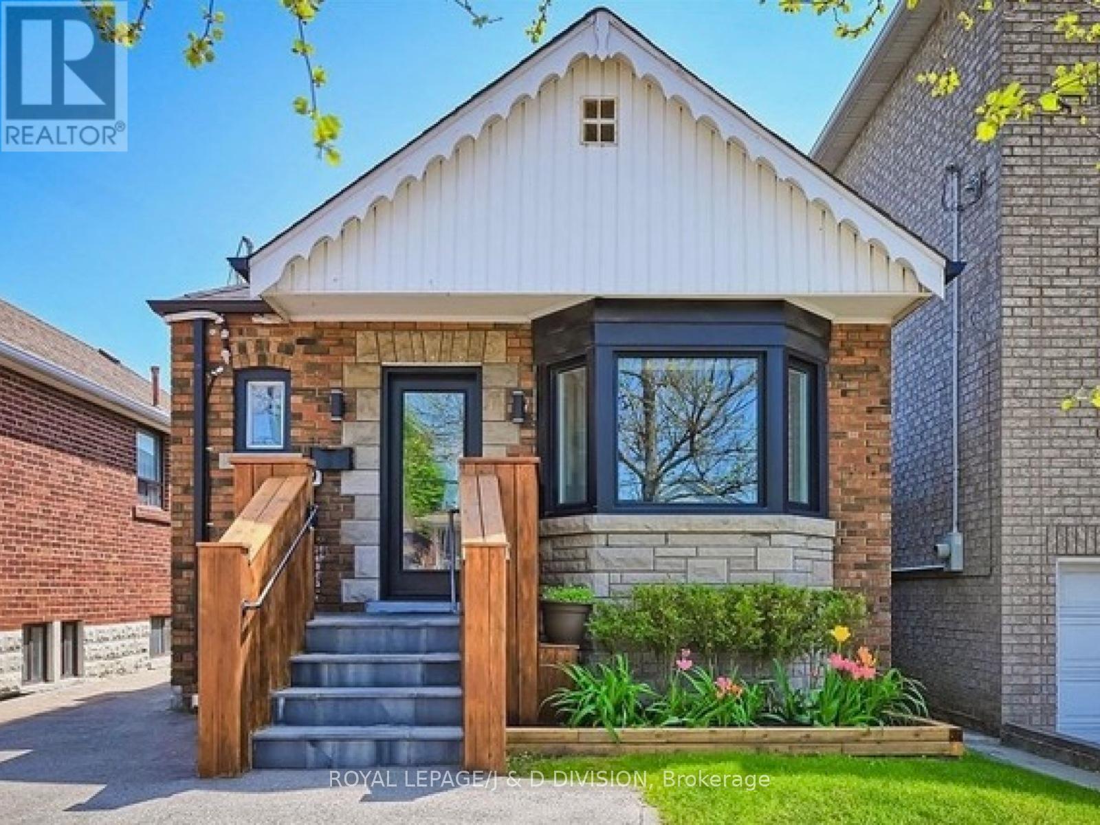 479 Ridelle Ave, Toronto, ON M6B 1K6