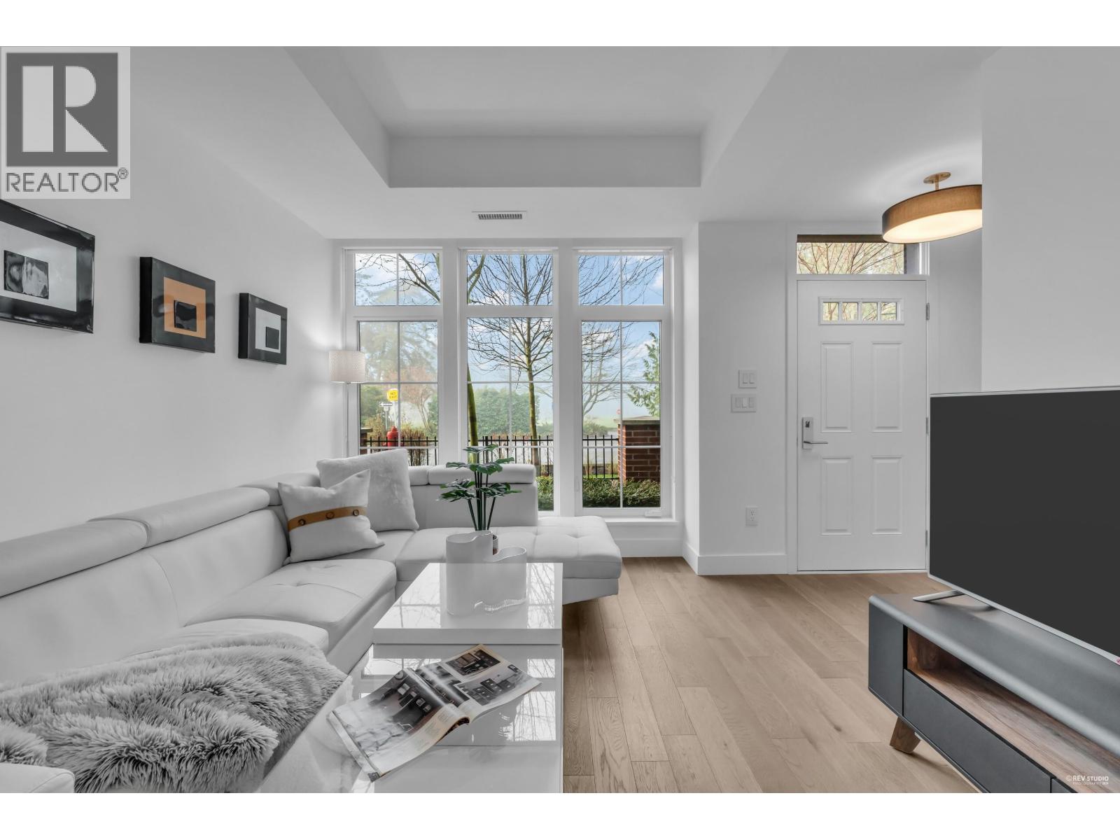 2070 Curling Road Unit 118 Rd, North Vancouver, BC V7P 0C9