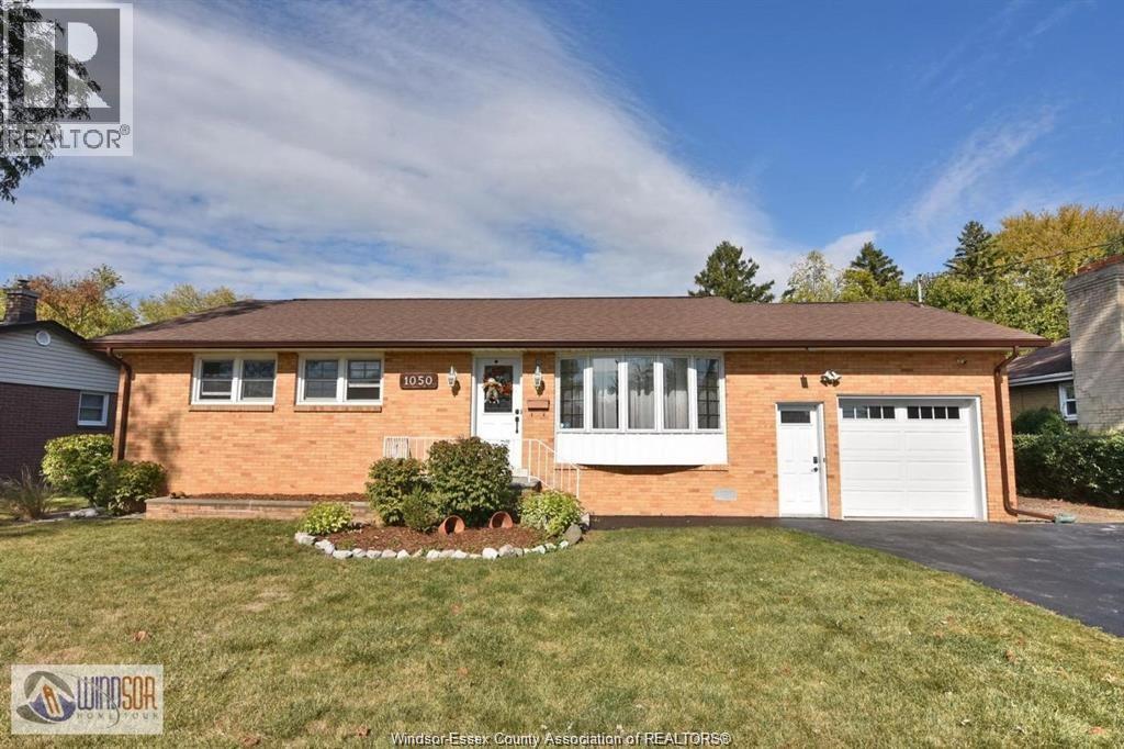 1050 Scofield Ave, Windsor, ON N9G 1L7