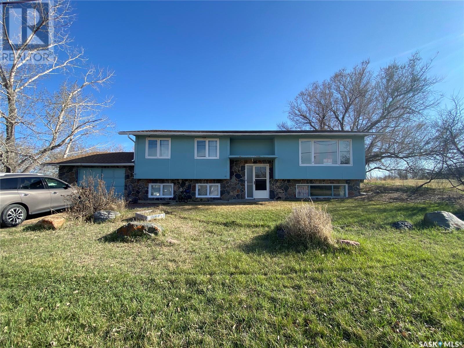 209 3rd Avenue West, Frontier, SK S0N 0W0