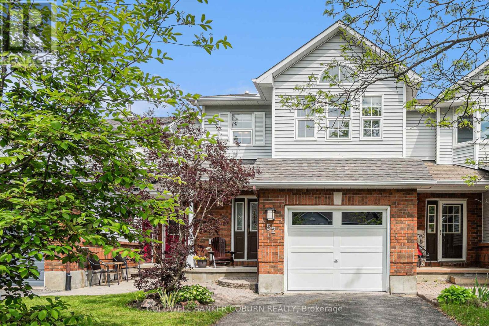 52 Blackdome Cres, Ottawa, ON K2T 1A9