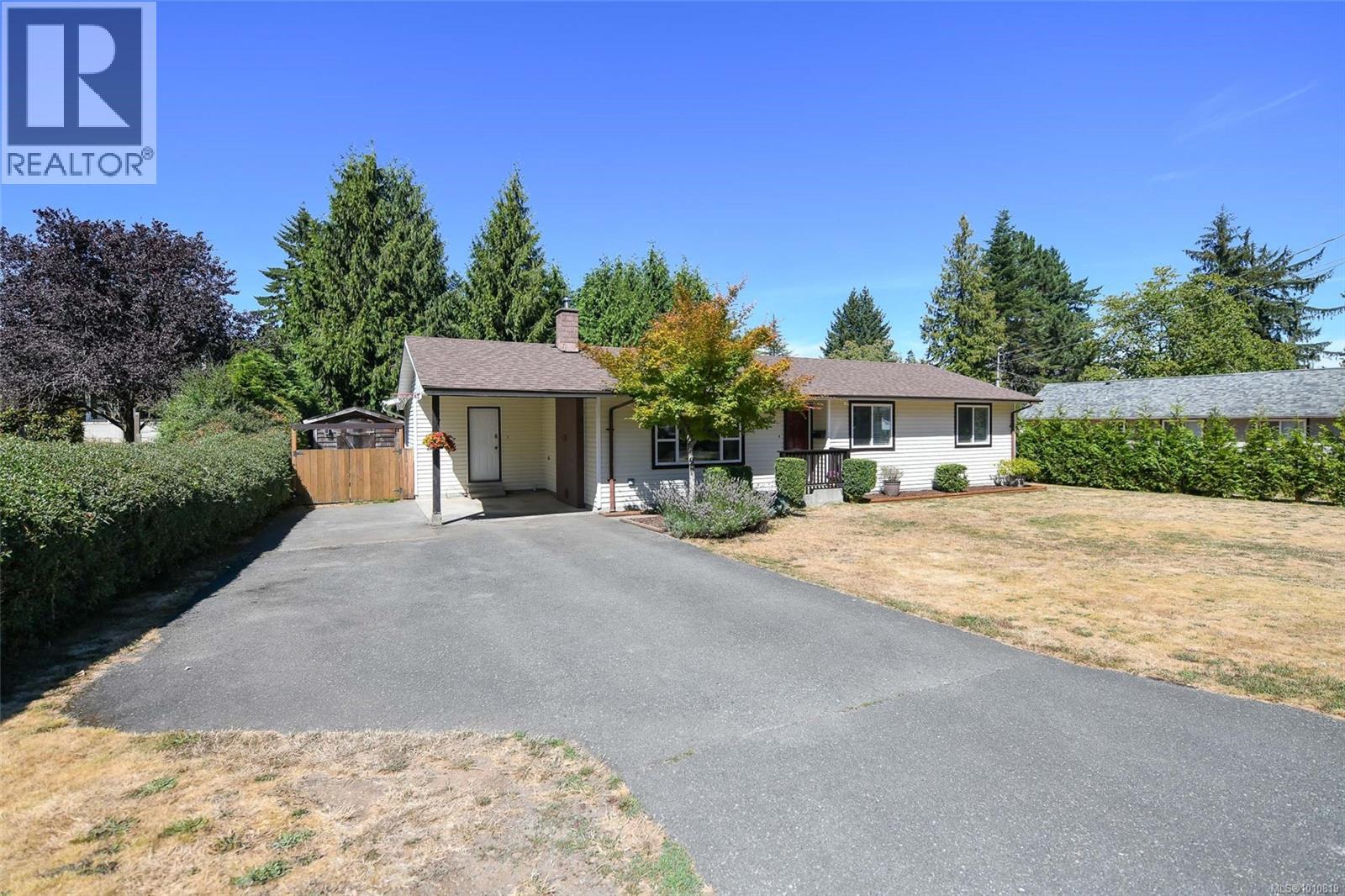 1964 Robb Ave, Comox, BC V9M 2E4