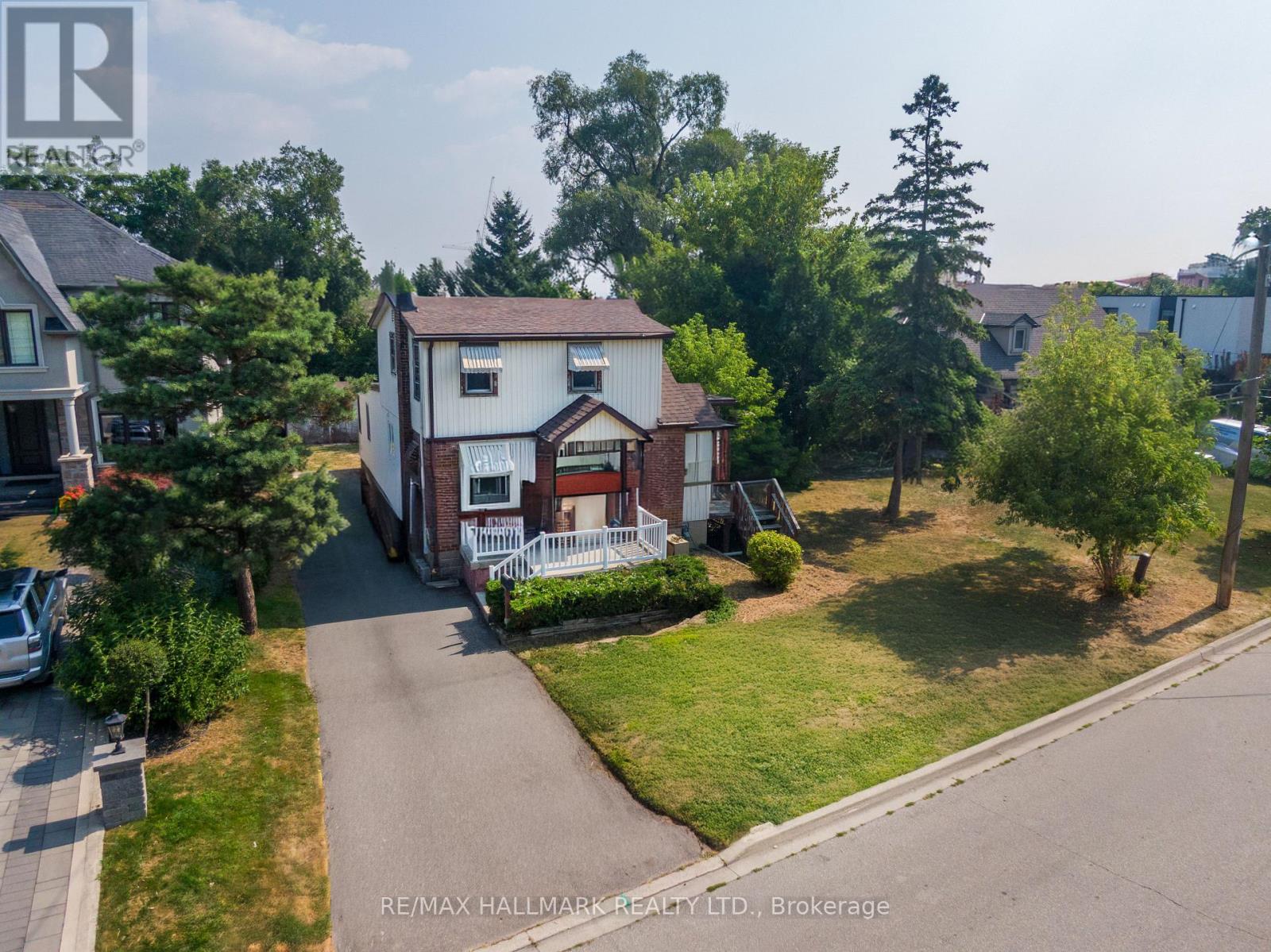 724-728 Montbeck Cres, Mississauga, ON L5G 1P3