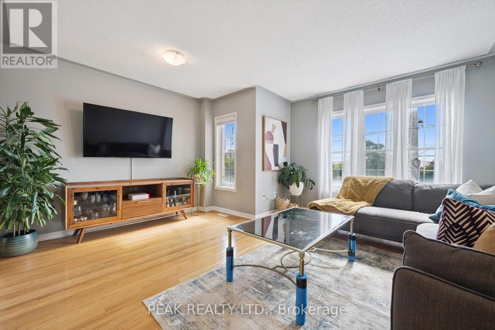 26 3030 Breakwater Ct, Mississauga, ON L5B 4N8