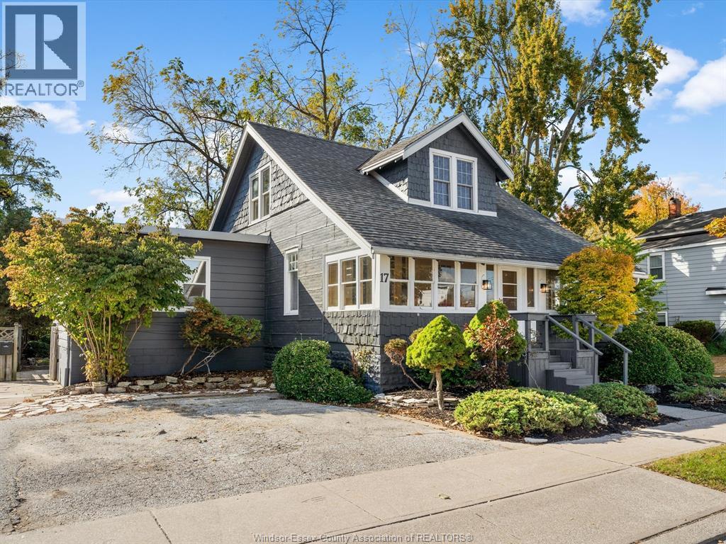 17 Pearl St W, Kingsville, ON N9Y 1V3