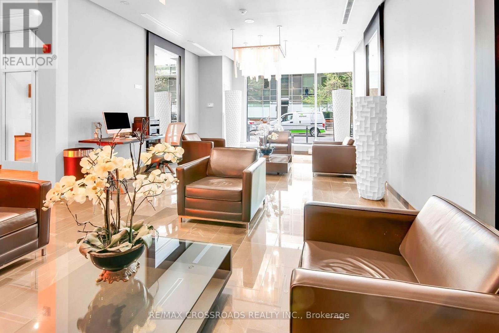 615 21 Nelson St, Toronto, ON M5V 3H9