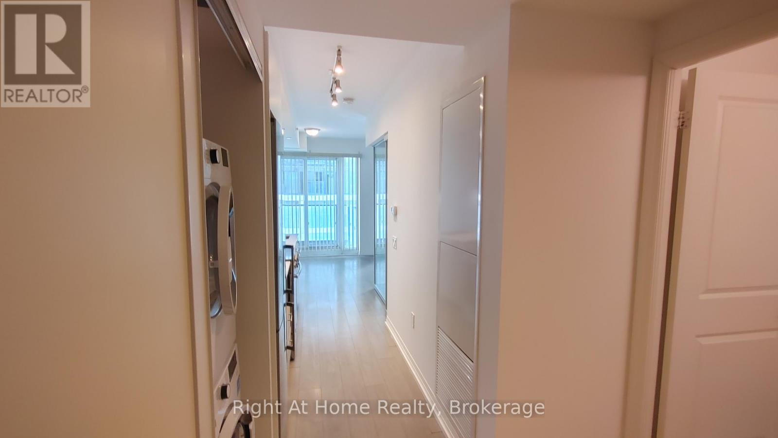 1818 251 Jarvis St, Toronto, ON M5B 0C3