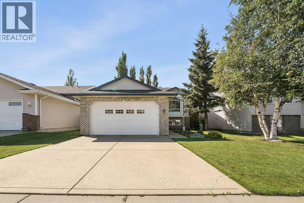 9 Dowd Close, Red Deer, AB T4R 3A5