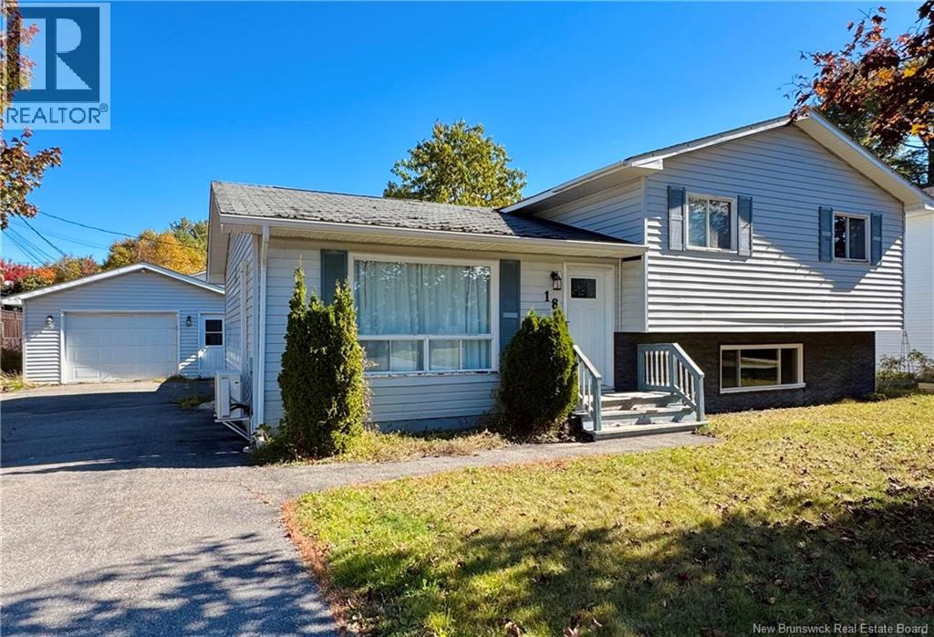 18 Locke St, Miramichi, NB E1V 3X7