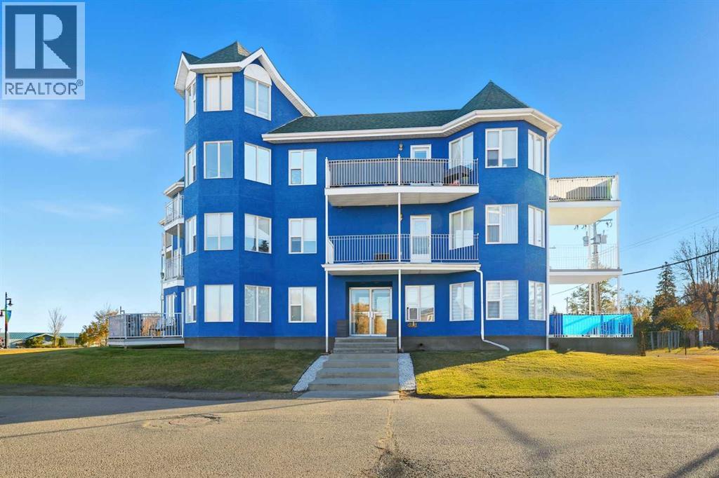 5135 Lakeshore Drive Unit 208, Sylvan Lake, AB T4S 1E2