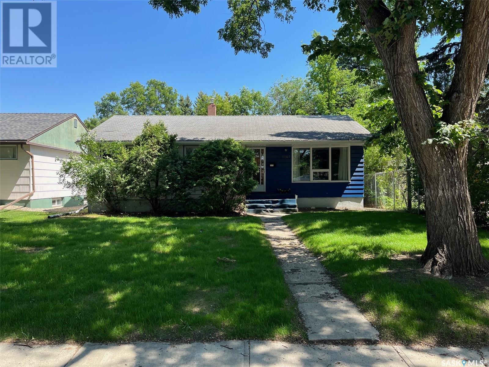 3267 Athol St, Regina, SK S4S 1Z1