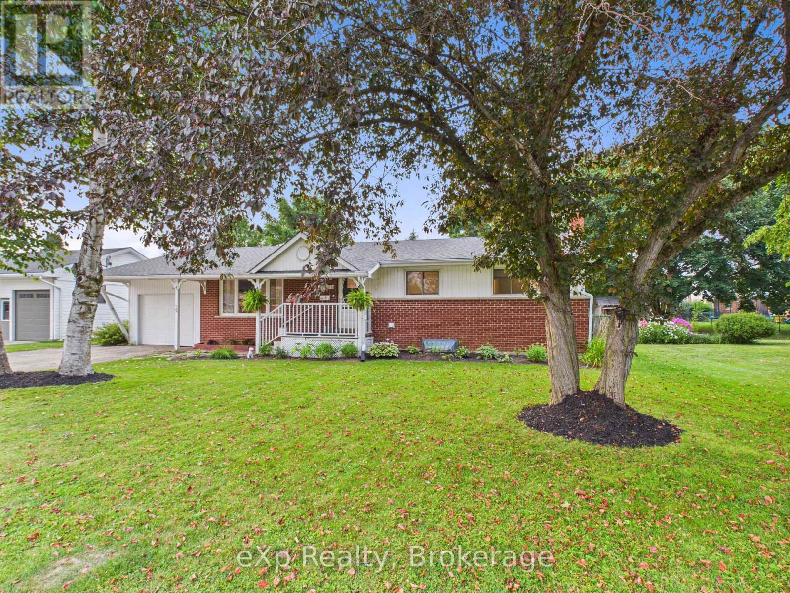 32 Centennial St, Arran-Elderslie, ON N0G 1L0