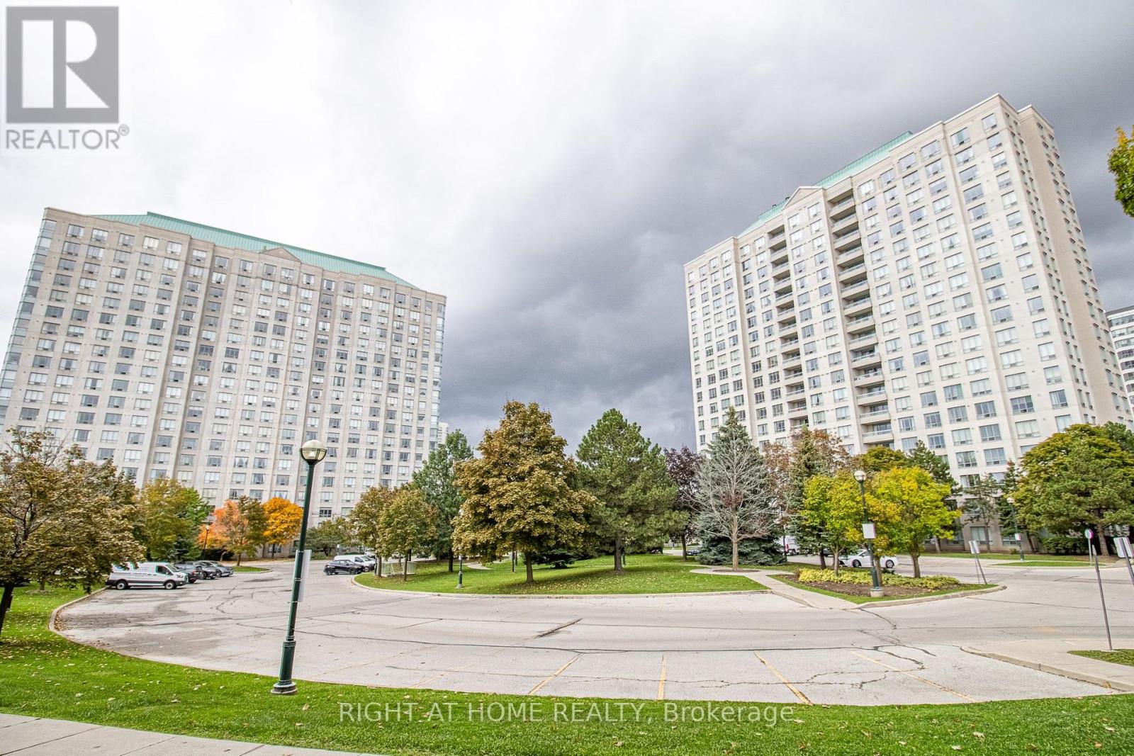 5039 Finch Ave E #309 Ave, Toronto, ON M1S 5L6