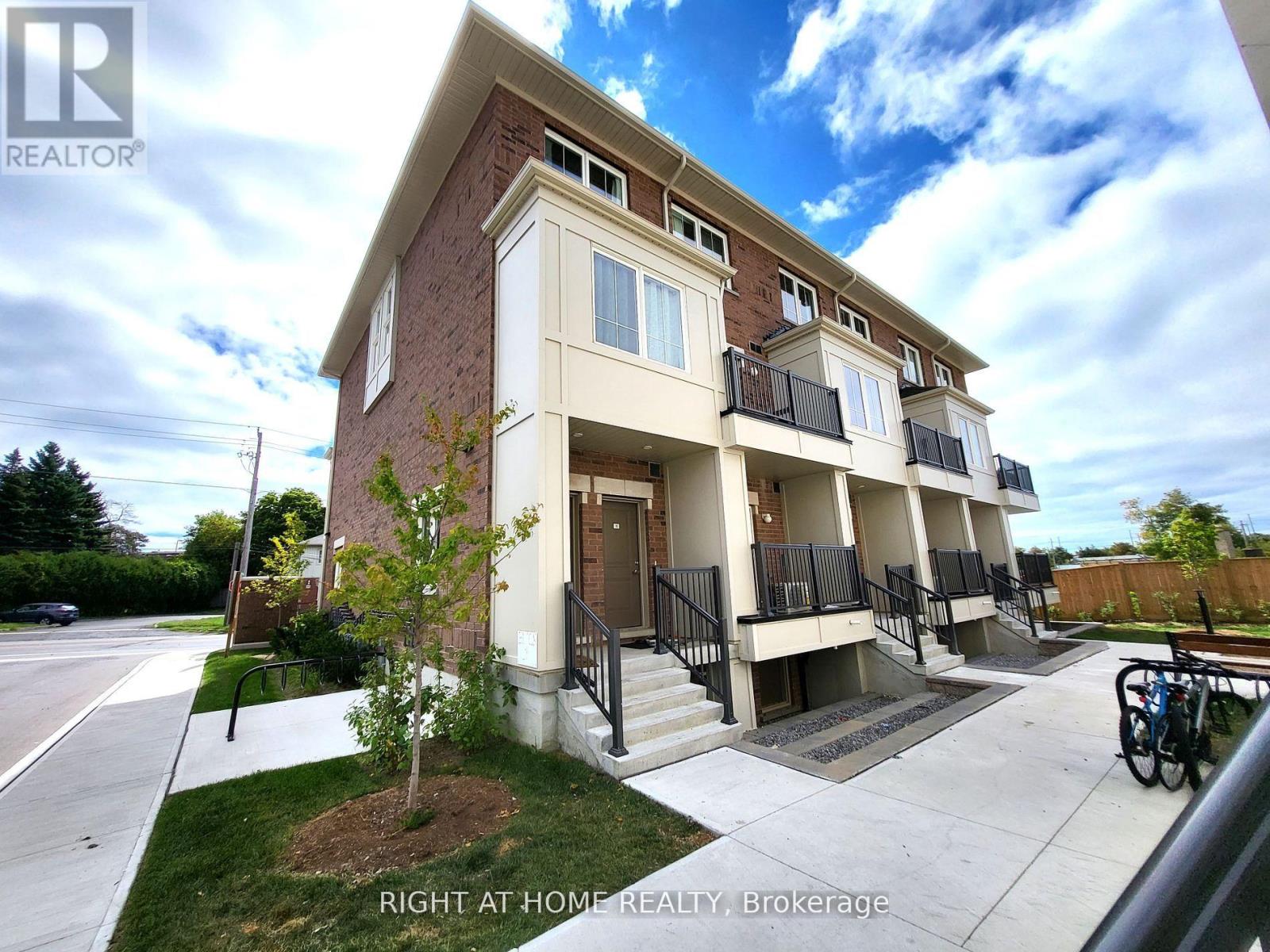 7 490 Beresford Path, Oshawa, ON L1H 0B2