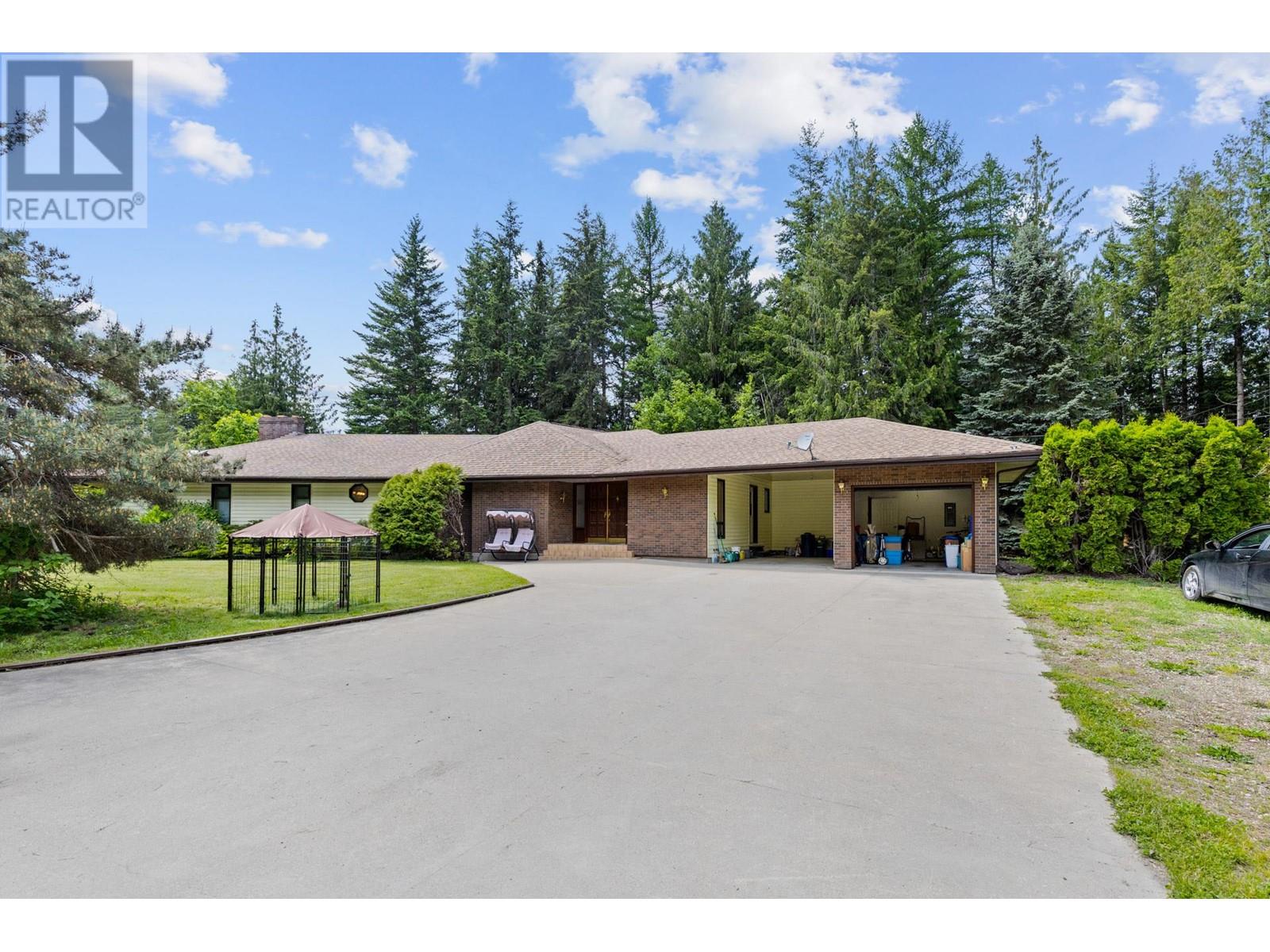 50 Street Ne Unit 6210, Salmon Arm, BC V1E 3A6