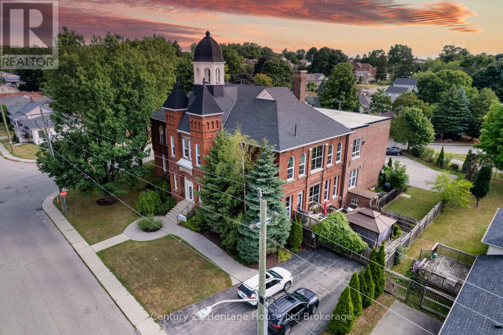 101 27 Chapel St, Woodstock, ON N4S 3R5
