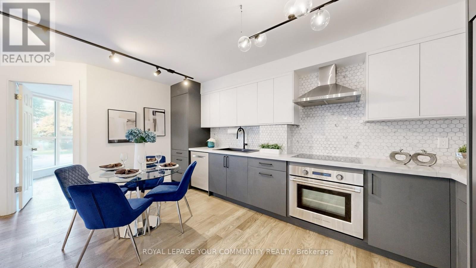 233 22 Southport St, Toronto, ON M6S 4Y9