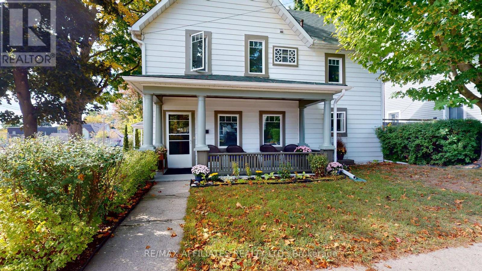 2 Daniel St, Brockville, ON K6V 4Z3