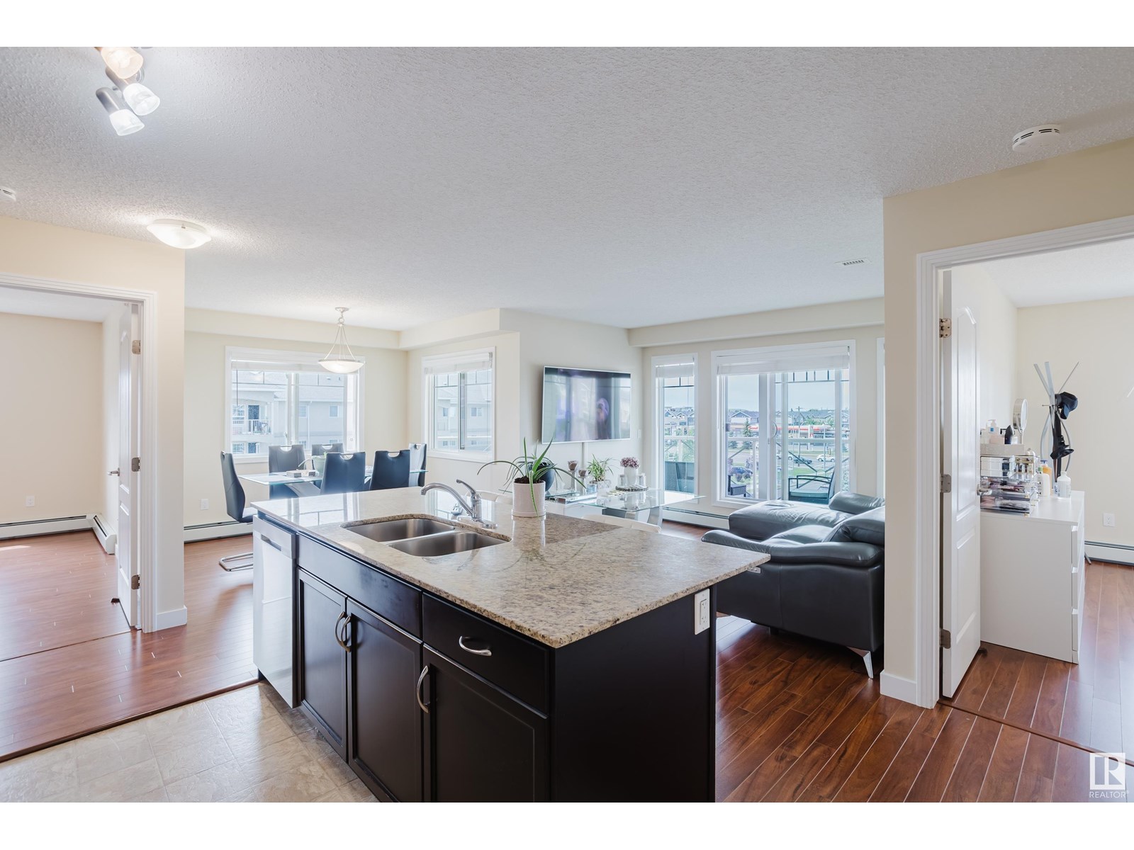 12650 142 Avenue Northwest #415, Edmonton, AB T5X 0J4