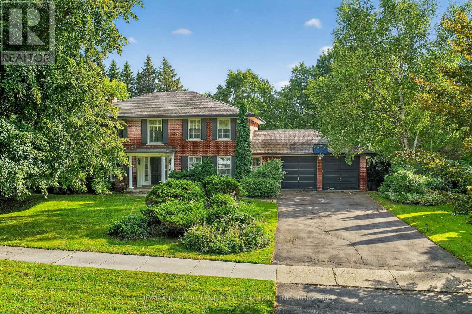 11 Tudor Gate, Toronto, ON M2L 1N3