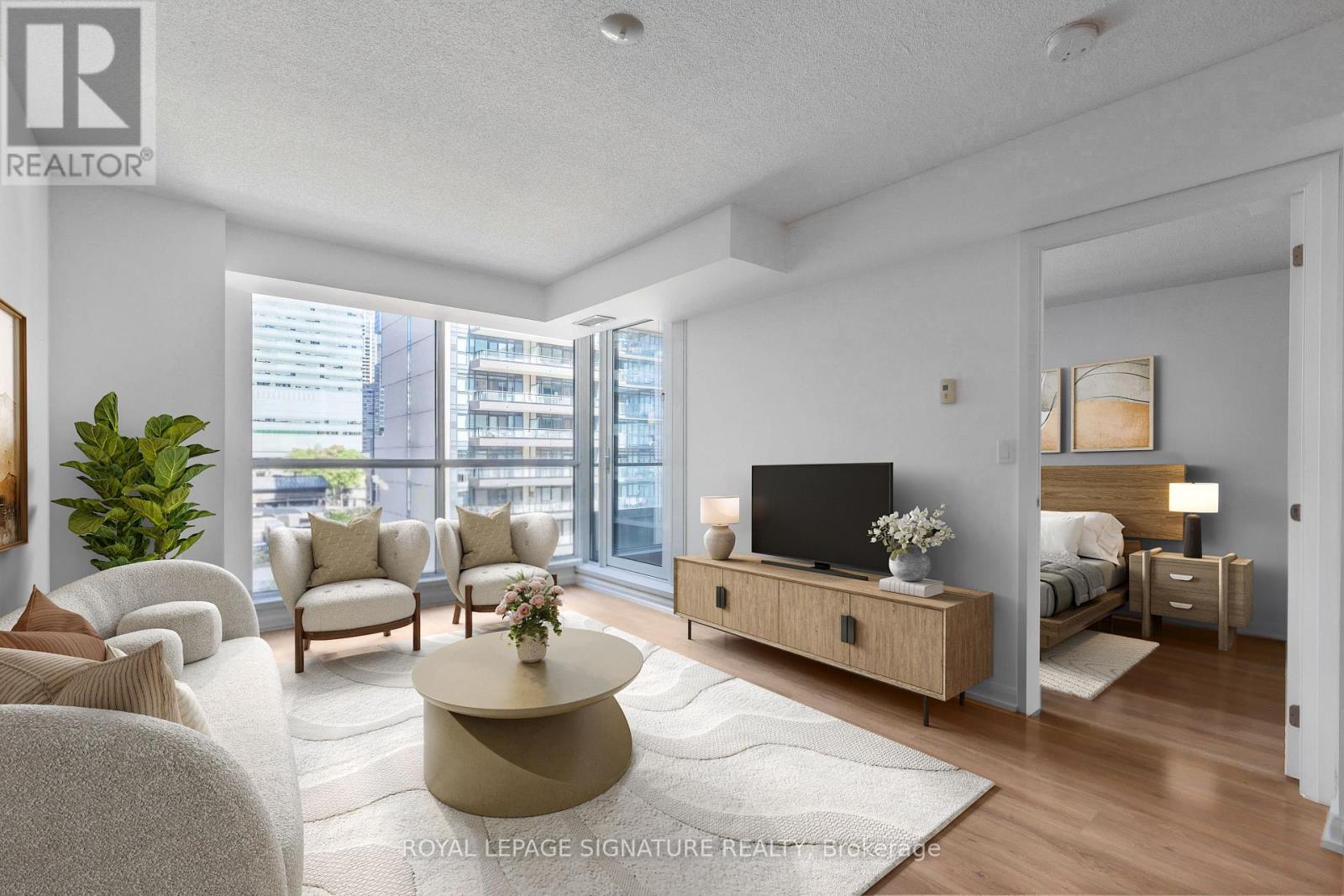 805 111 Elizabeth St, Toronto, ON M5G 1P7