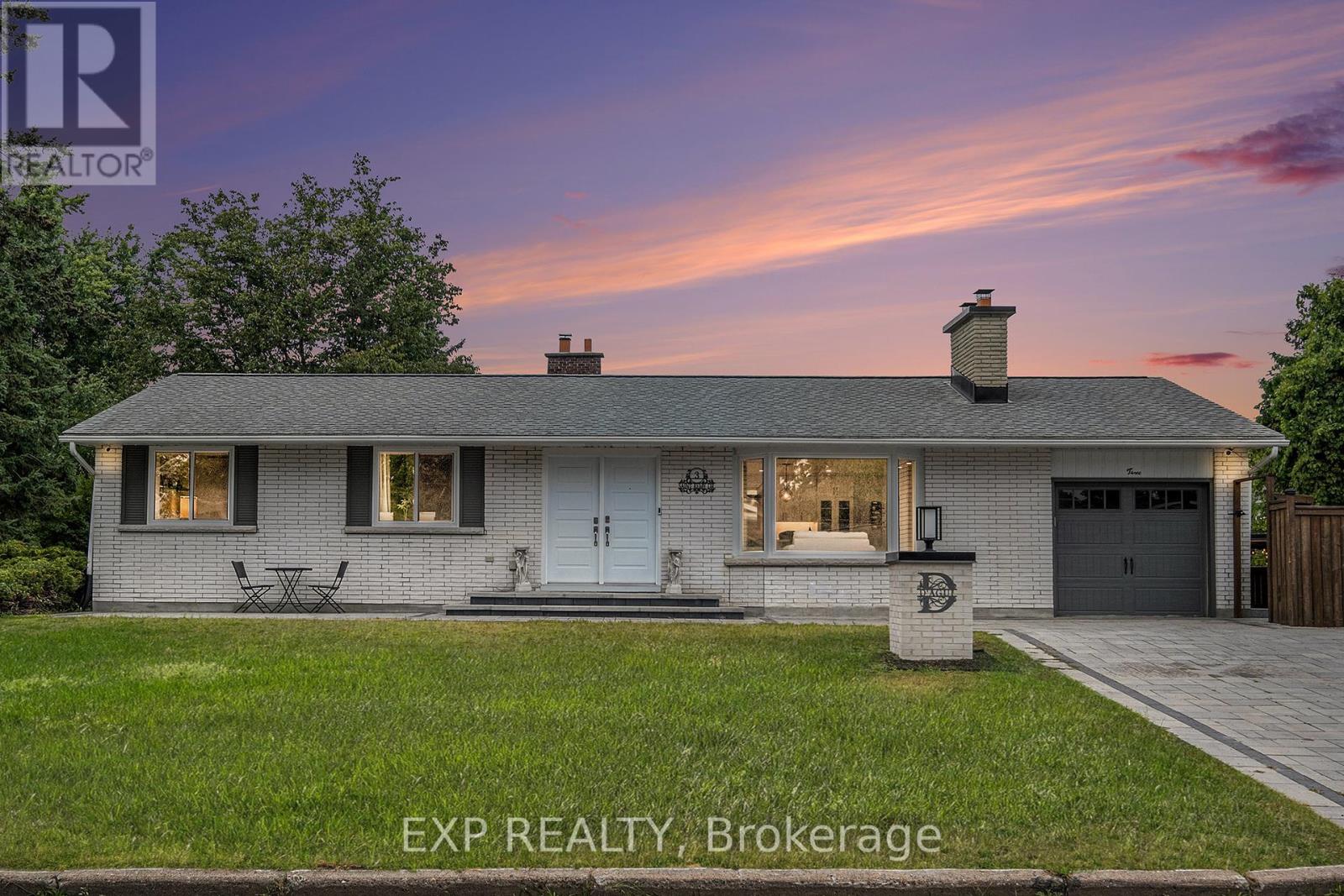 3 St Remy Dr, Ottawa, ON K2J 1A3