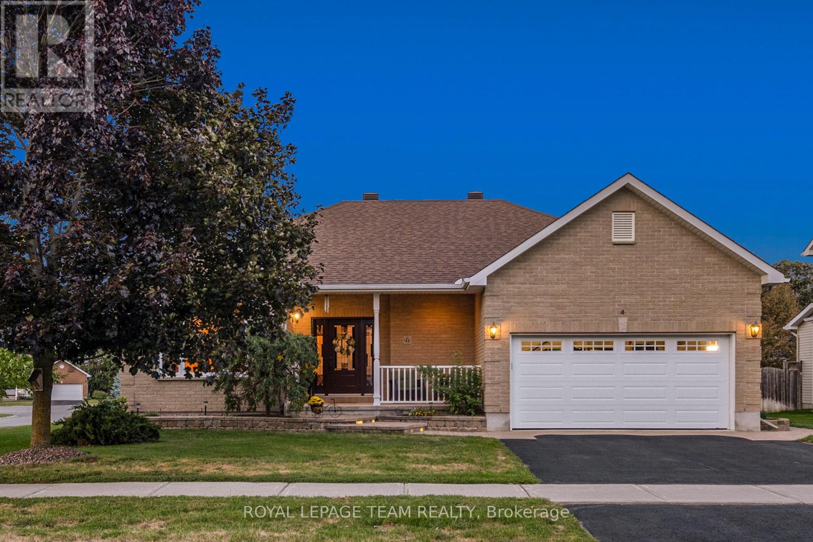 34 Rochelle Dr, Ottawa, ON K0A 2Z0