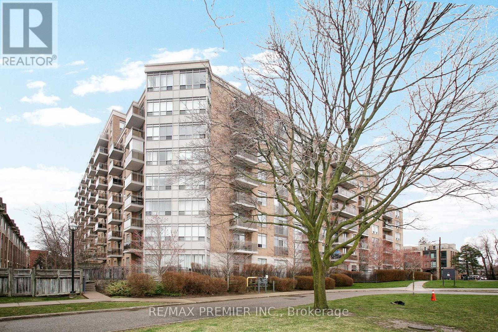 721 650 Lawrence Ave, Toronto, ON M6A 3E8