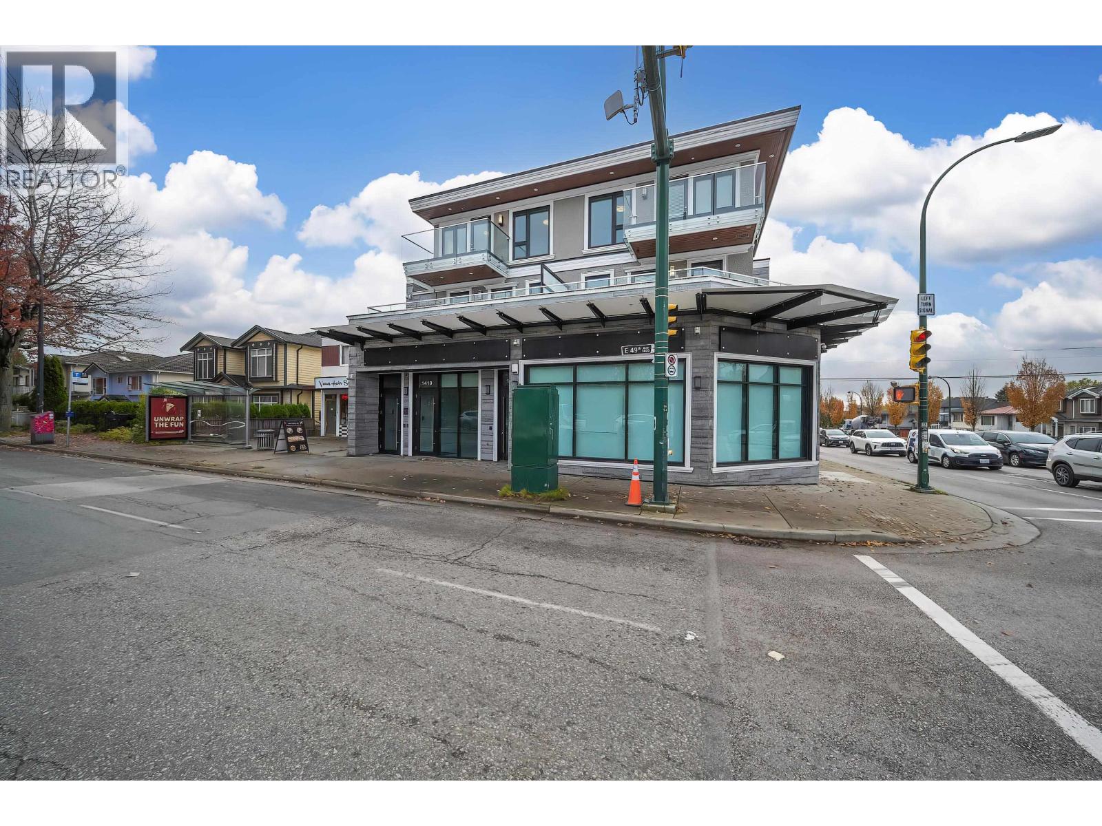 6508 Knight St, Vancouver, BC V5P 2W2