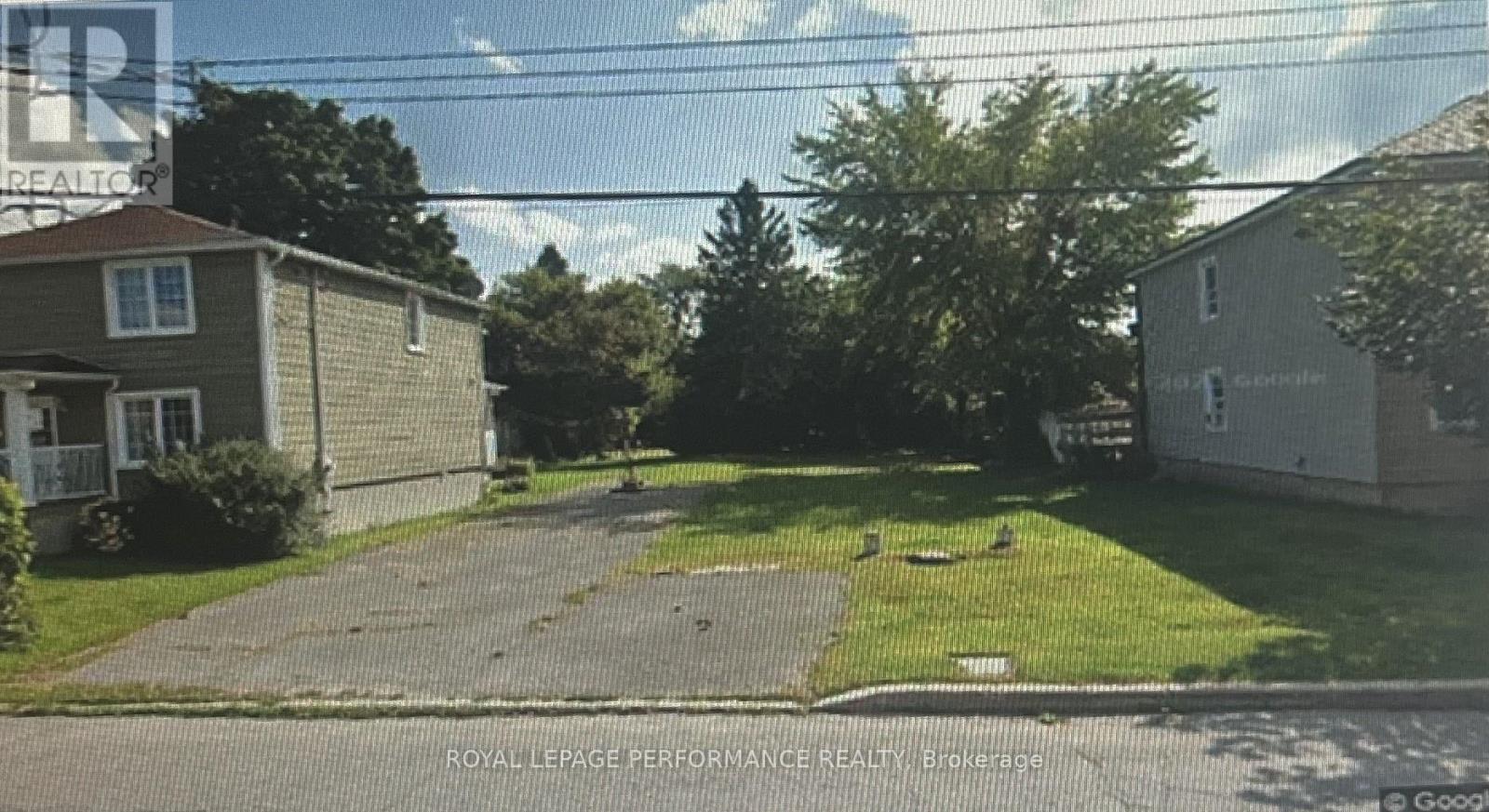216 218 Nelson St E, Hawkesbury, ON K6A 1L9