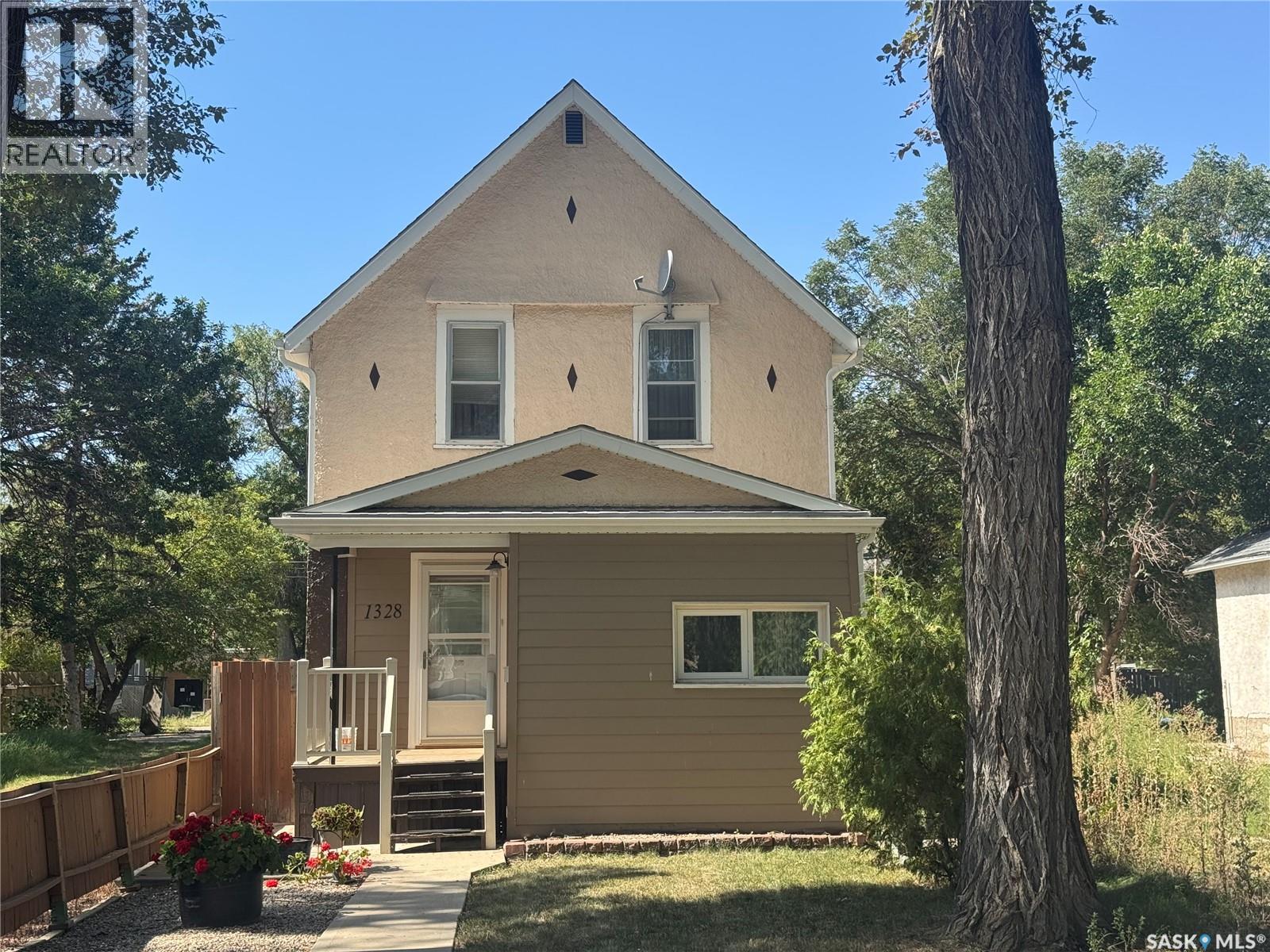 1328 Retallack St, Regina, SK S4T 2H9