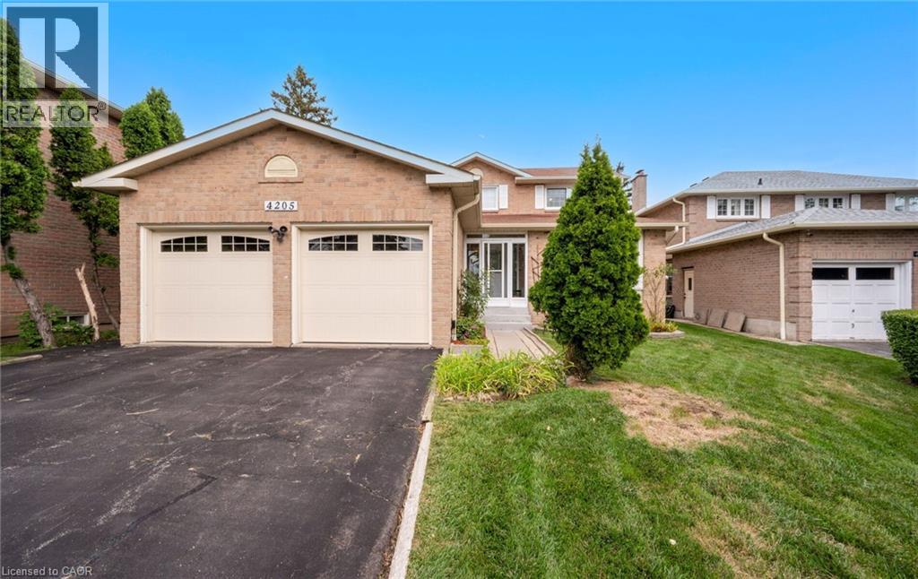4205 Sawmill Valley Dr, Mississauga, ON L5L 3H1