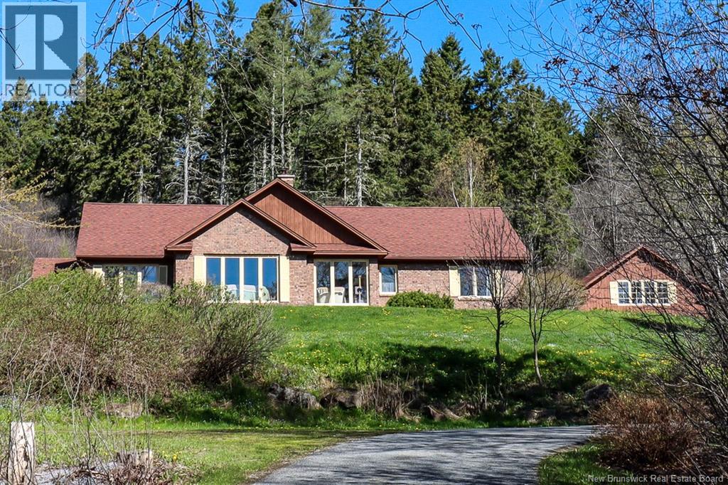 1623 Main St, Hampton, NB E5N 6H2