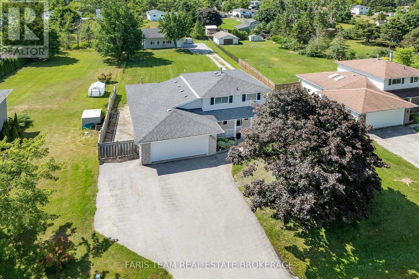 2275 Webb St, Innisfil, ON L9S 1K6