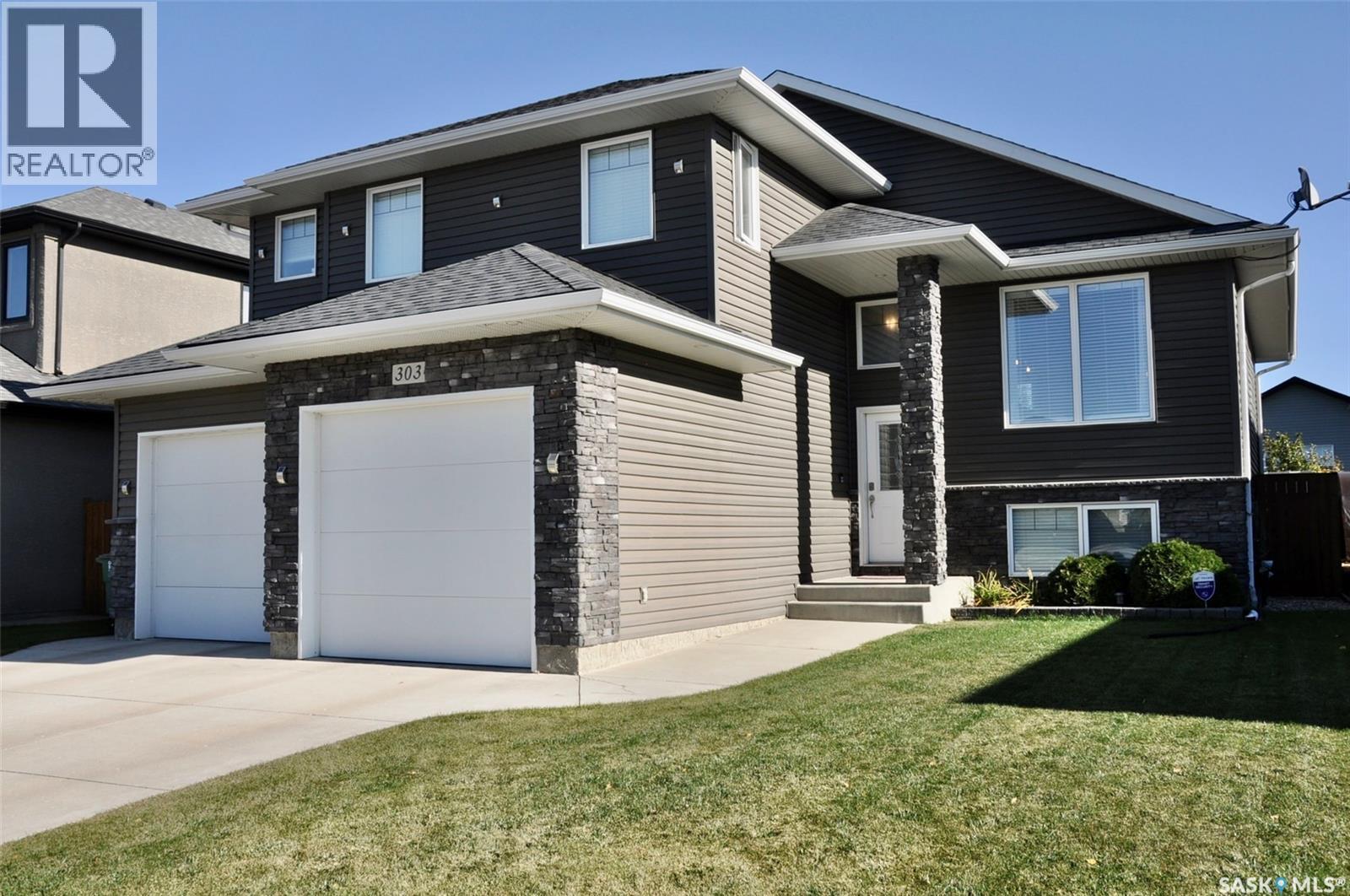 303 Roy Cres, Saskatoon, SK S7W 0L1