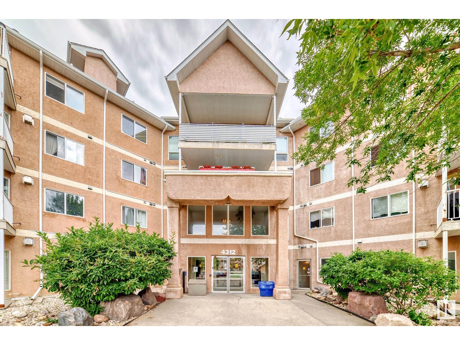 4312 139 Avenue Northwest #412, Edmonton, AB T5Y 3J4