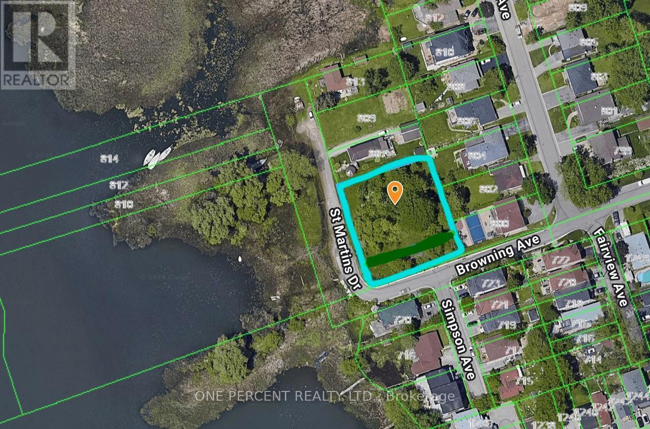 805 St Martins Dr, Pickering, ON L1W 1N1