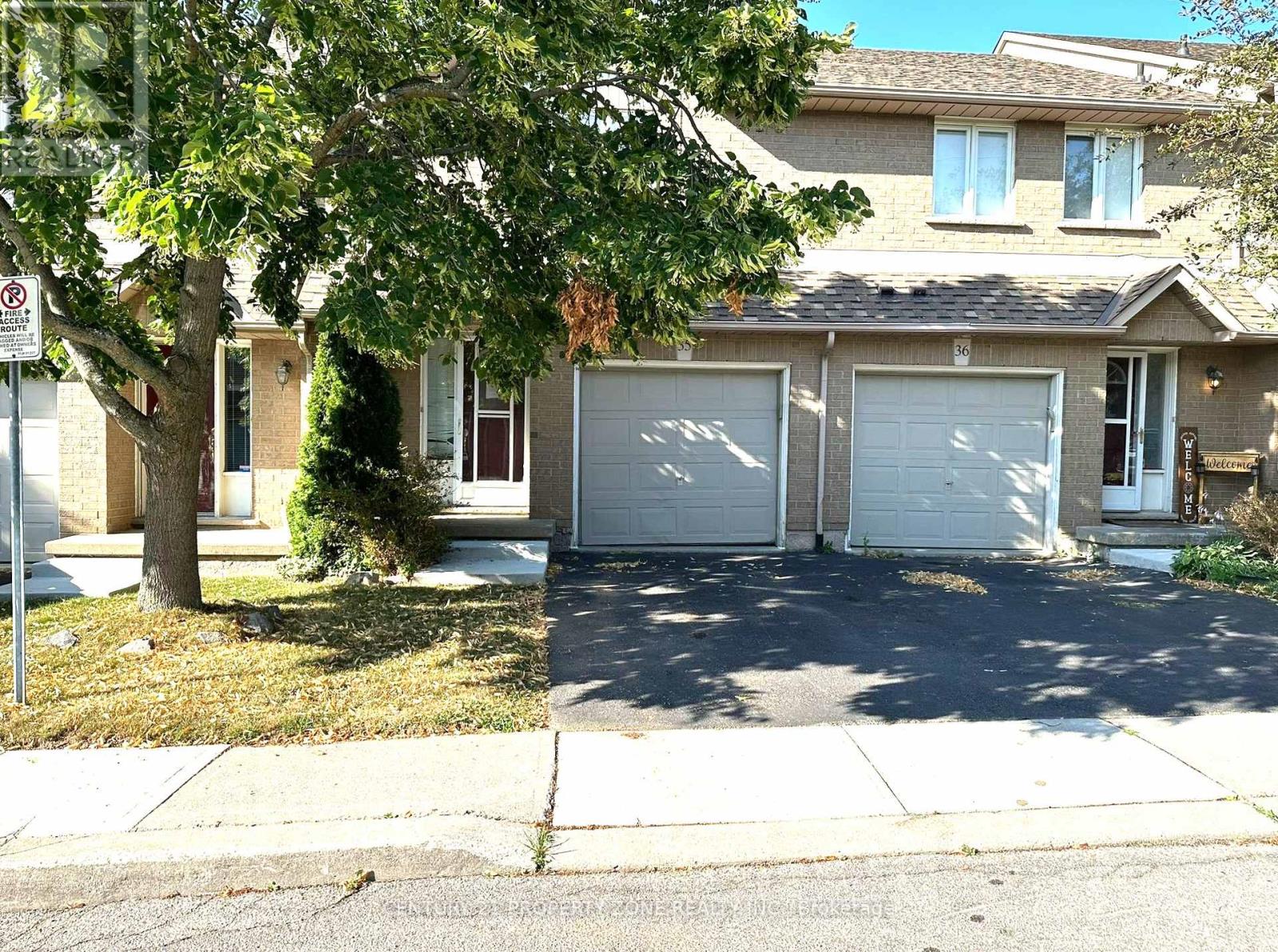 35 1889 Upper Wentworth St, Hamilton, ON L9B 2T8
