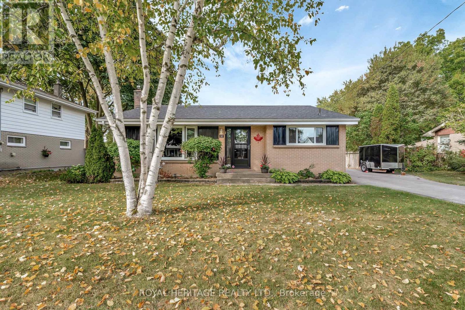 32 Glen Rd, Belleville, ON K8P 4G1