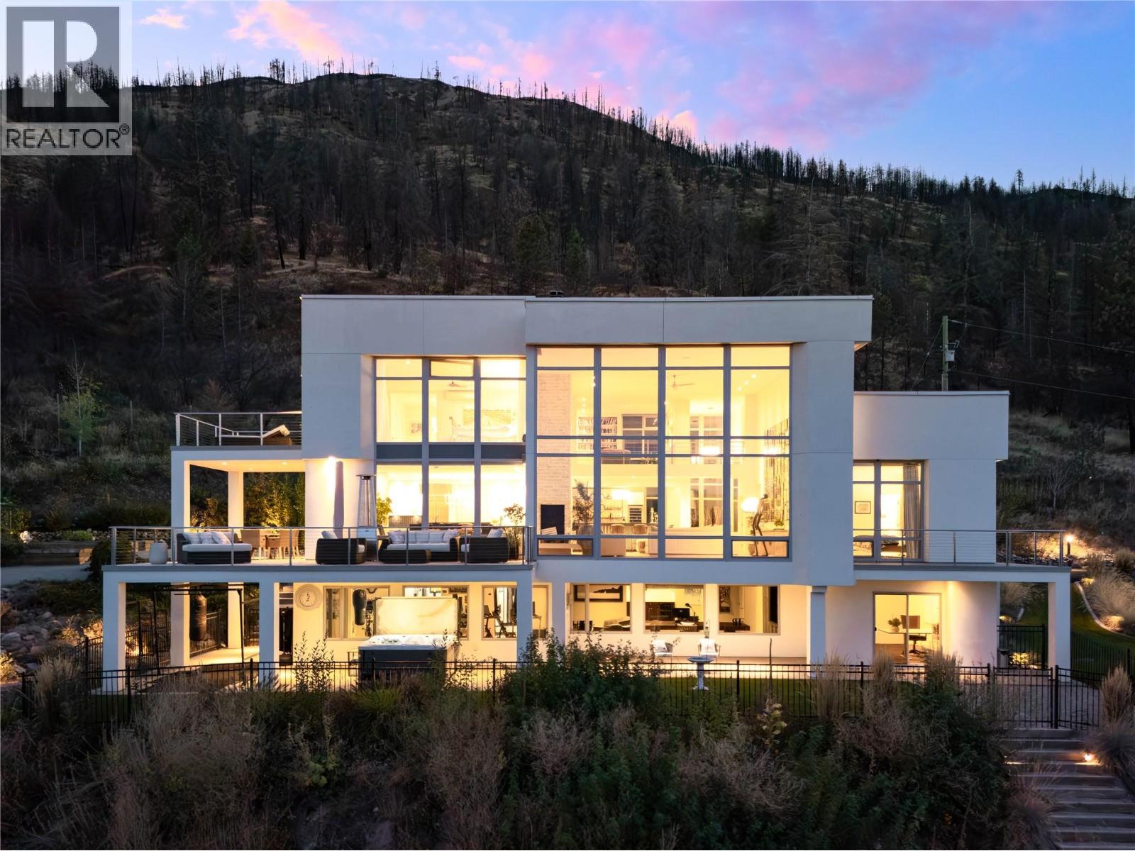 1750 Westside Road N Unit 5, Kelowna, BC V1Z 3R9