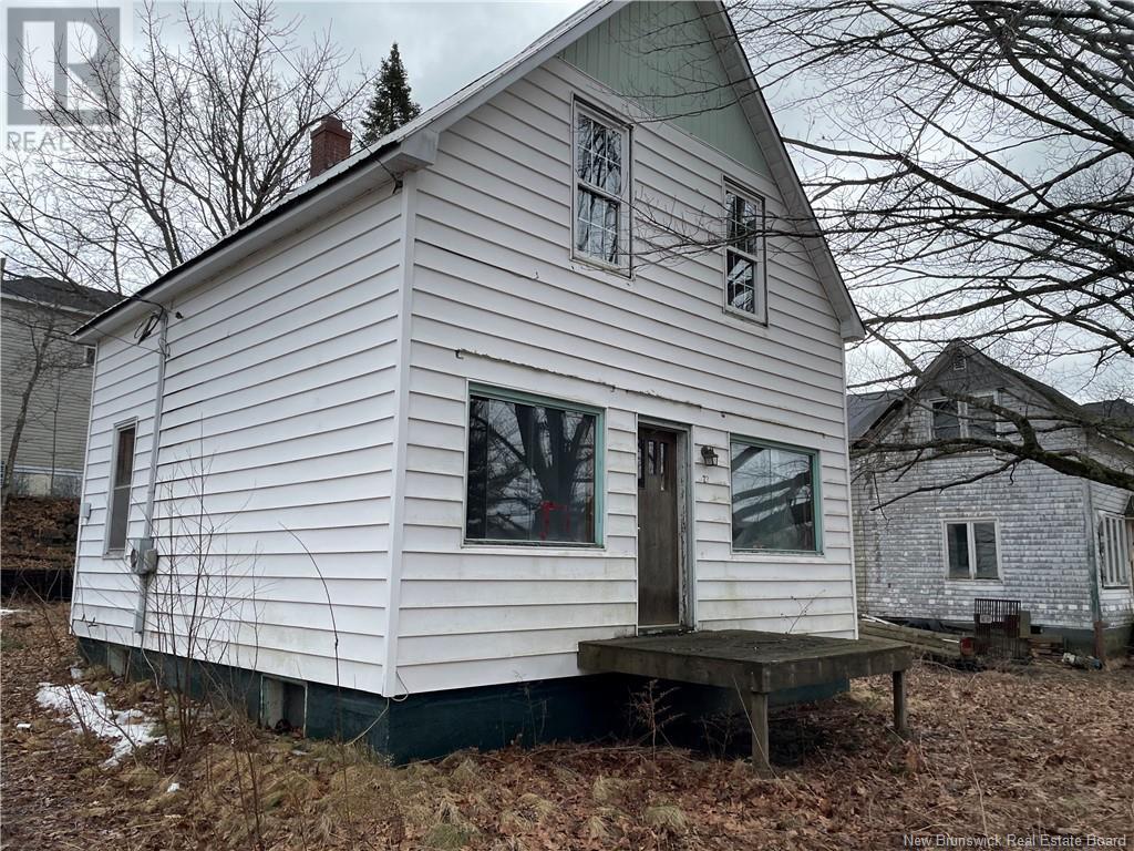 22 Beech St, McAdam, NB E6J 1V8